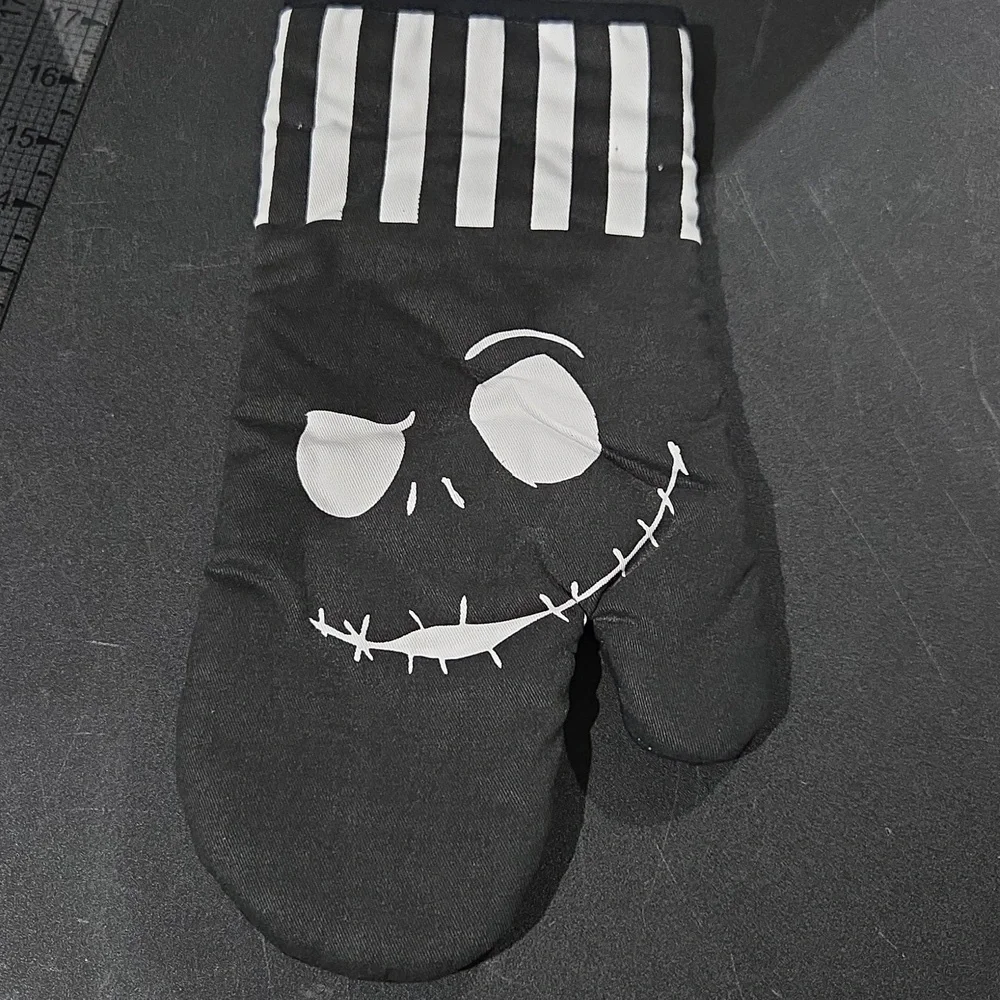 Disney Nightmare Before Christmas Oven Mitt